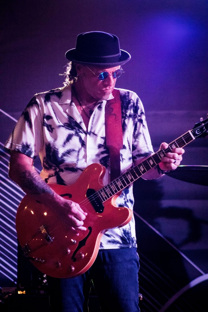 Russ Kellum — Guitar & Vocals